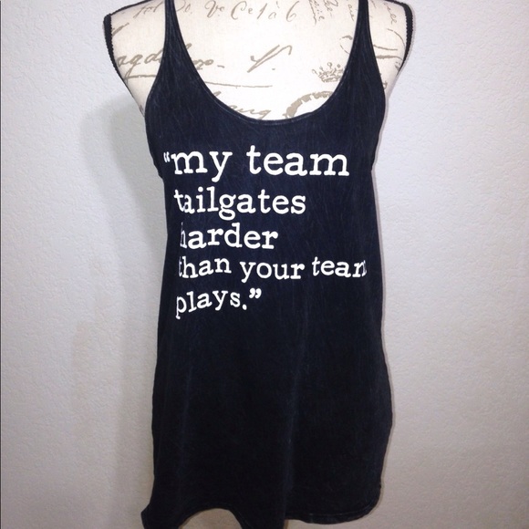 LIVY LU GRAPHIC TANK "MY TEAM TAILGATES HARDER" S - Picture 5 of 7